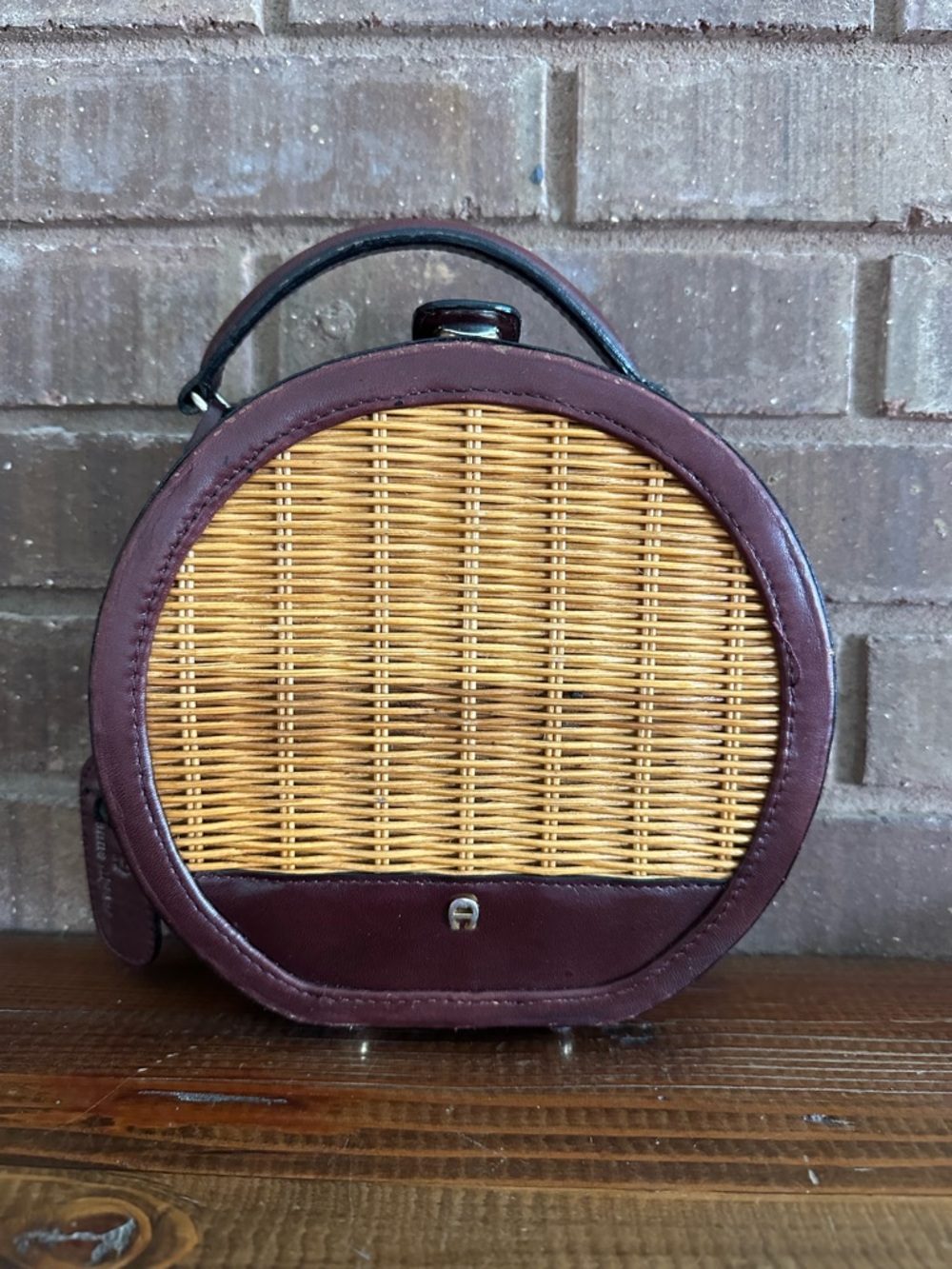 Vintage Etienne Aigner Cottagecore Wicker Round Canteen Boho Twee Oxblood - Picture 1 of 7